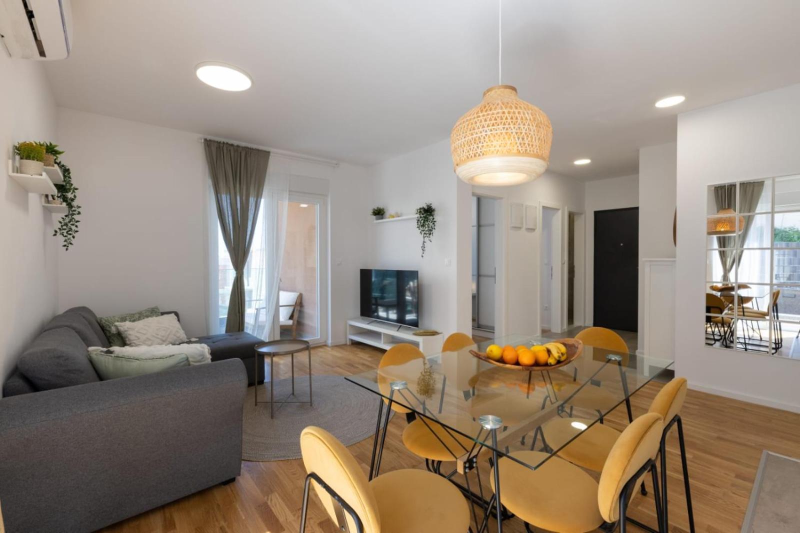 Apartment New Modern In With Garden And Jacuzzi