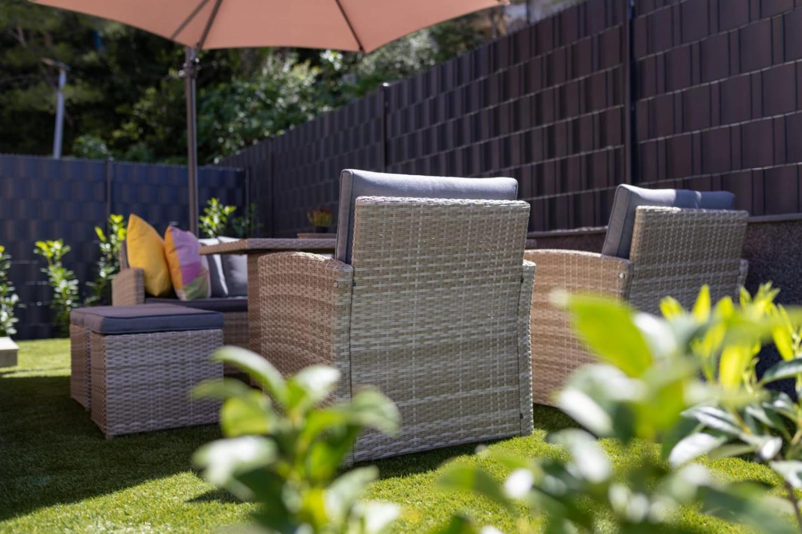 New Modern In With Garden And Jacuzzi Apartment *