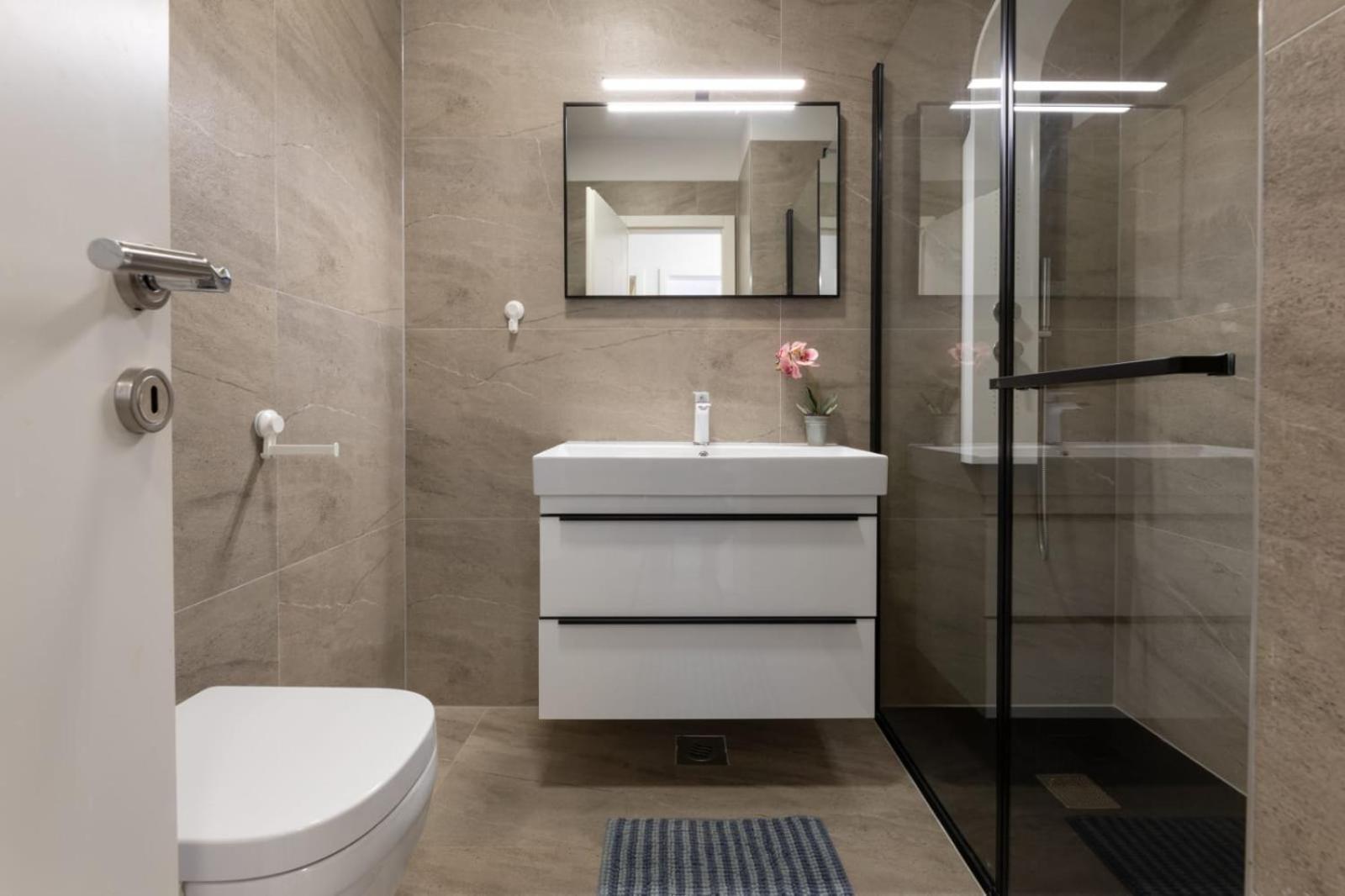 New Modern In With Garden And Jacuzzi Apartment Podstrana